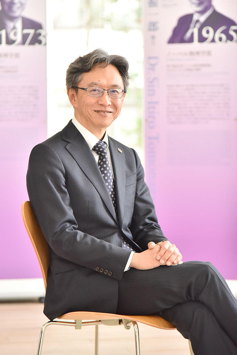 遠藤 靖典