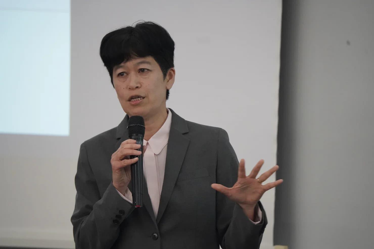 谷口 輝世子氏