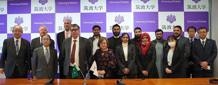 Group photo including students from Pakistan