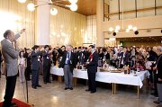 西川潔副学長の発声による乾杯