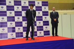 サプライズゲストの中田浩二選手（右は小西氏）