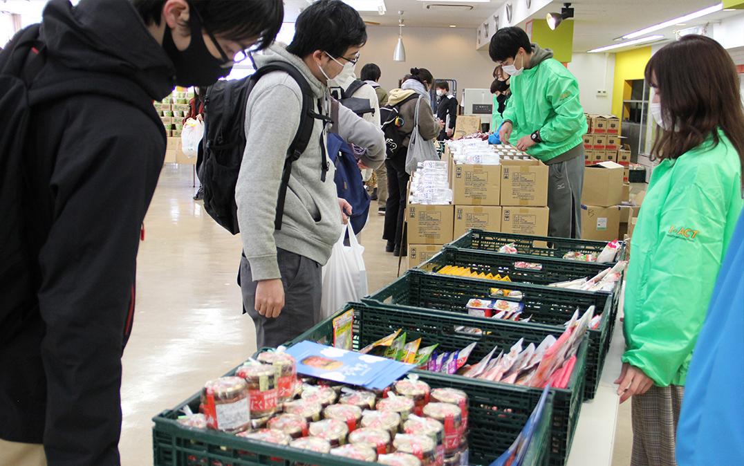 食料支援事業の風景写真