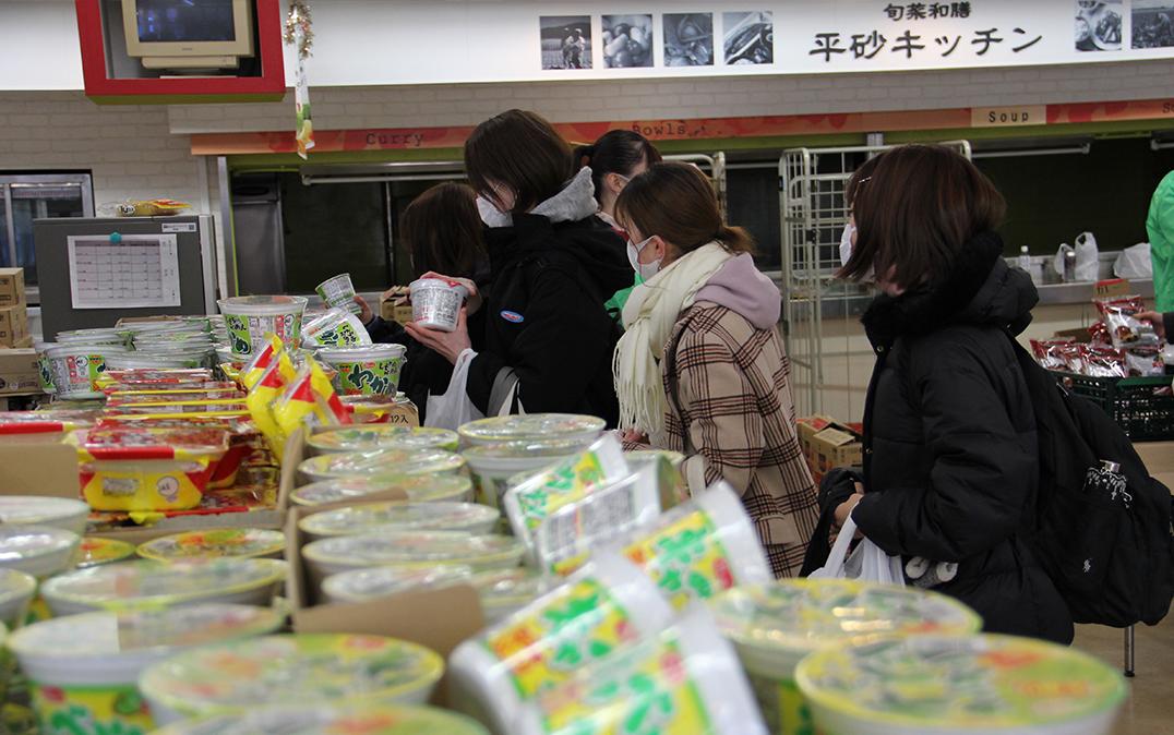 食料支援事業の風景写真