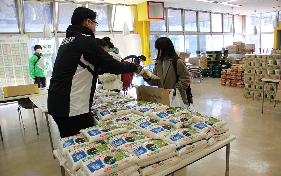 食料支援事業の風景写真