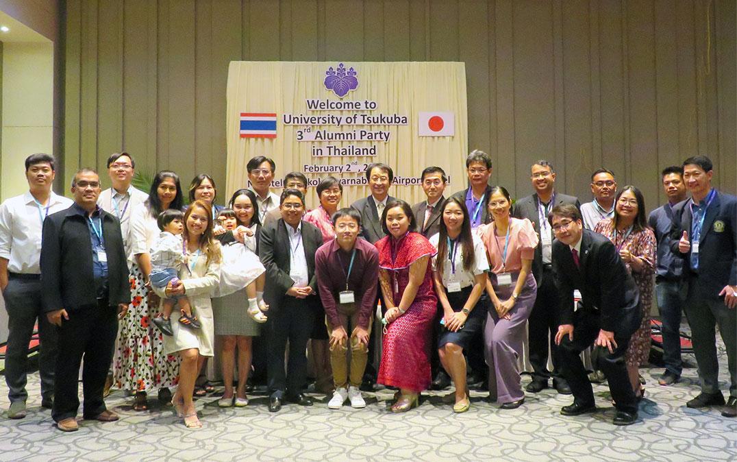 group photo at the Thai Alumni Association Meeting