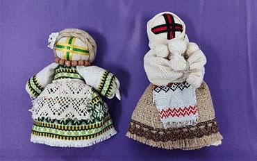 Motanka Dall (Ukrainian amulet doll) presented by Vice President HOMMA