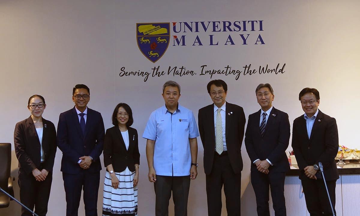 Group photo at University of Malaya (UM))