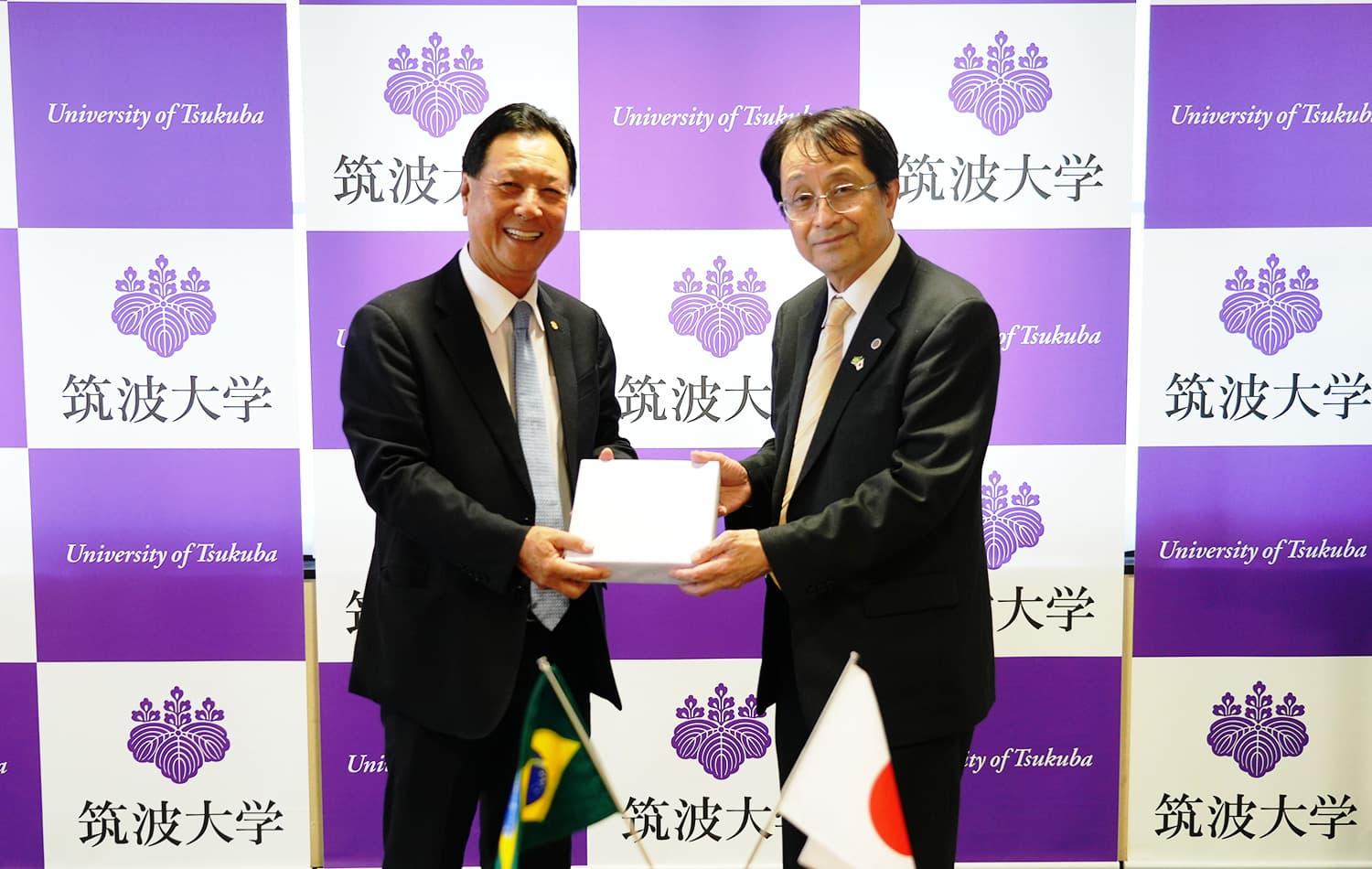 Federal deputy Luiz NISHIMORI and President NAGATA