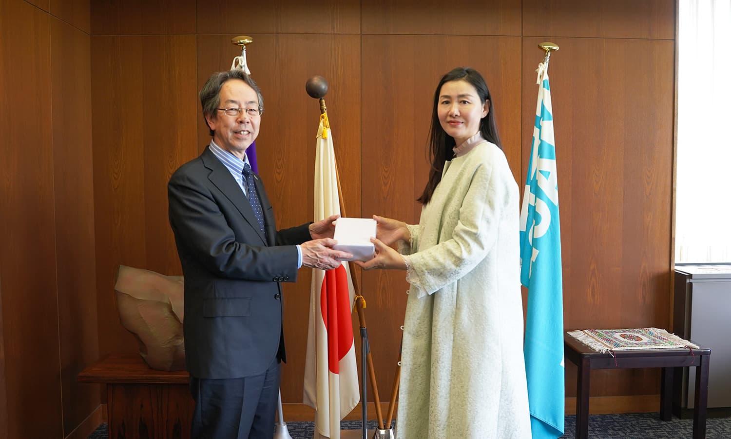 池田副学長と鄧副学長