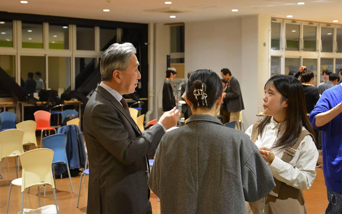 写真:交流会の様子