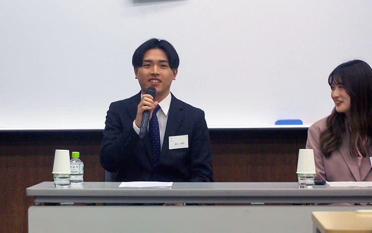 卒業生＆現役生トークセッション写真