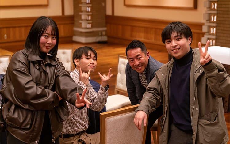 交流の様子  写真