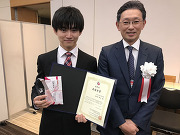 海老原賢治さん（左）と日本大学松本直也教授（学会長）